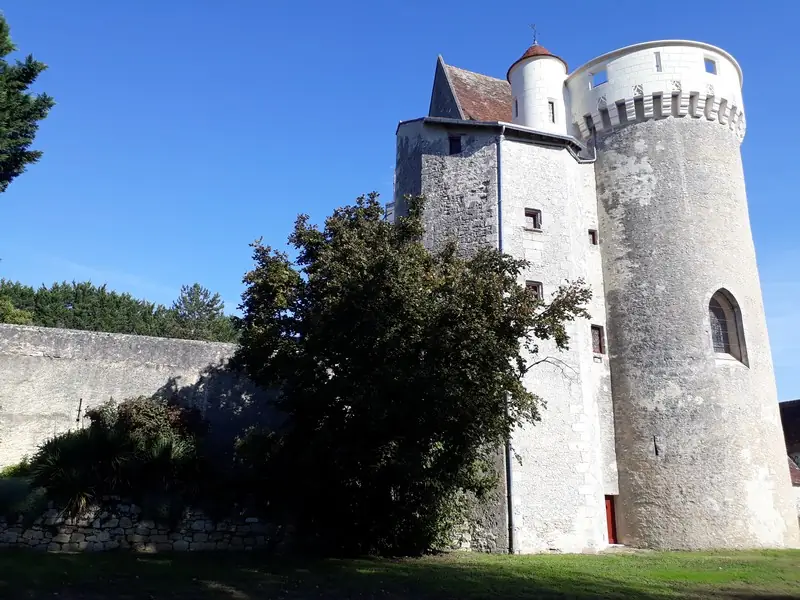 Visite des extérieurs et des souterrains du Château