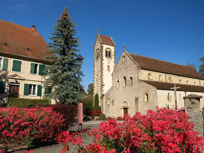 Eglise Romane St Jacques du XIIe siècle