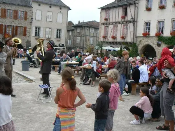 Visitez Sauveterre-de-Rouergue