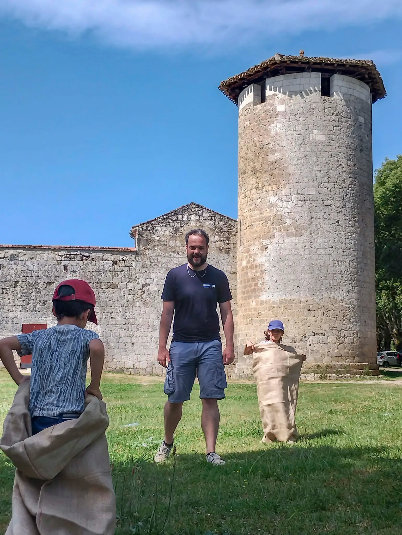 Visite famille de Vianne : le grand tournoi de la bastide