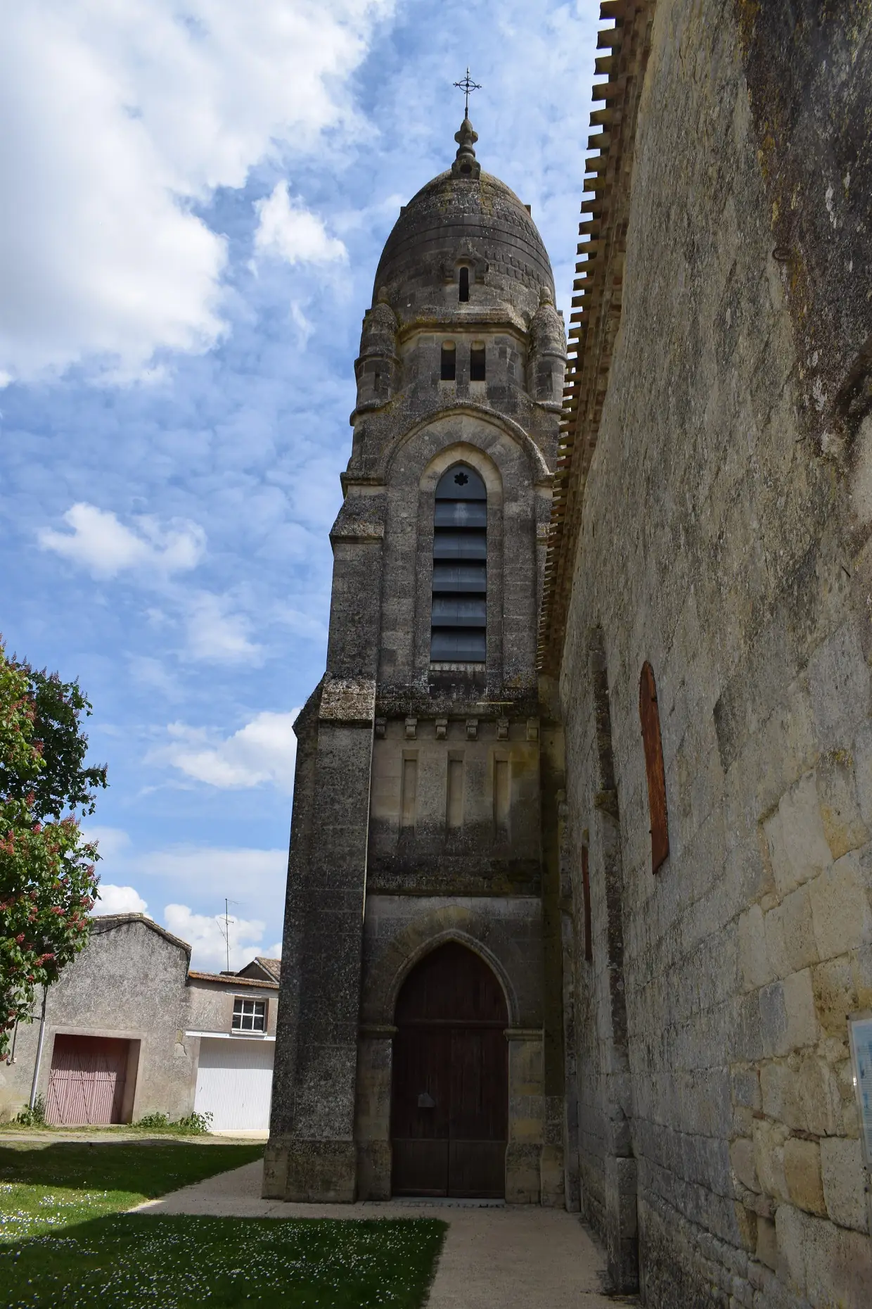 Eglise Saint-André de Pellegrue