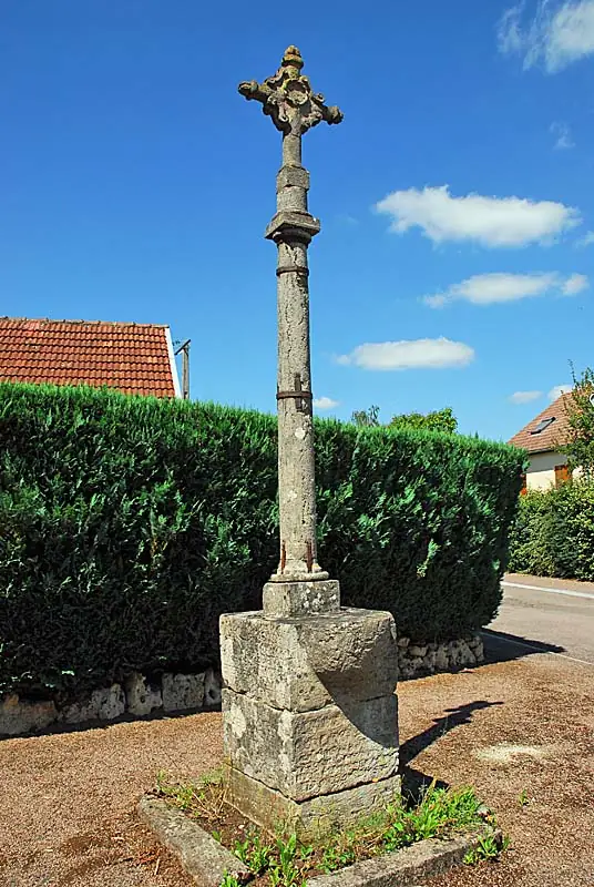 Croix des Groseilliers à Peigney