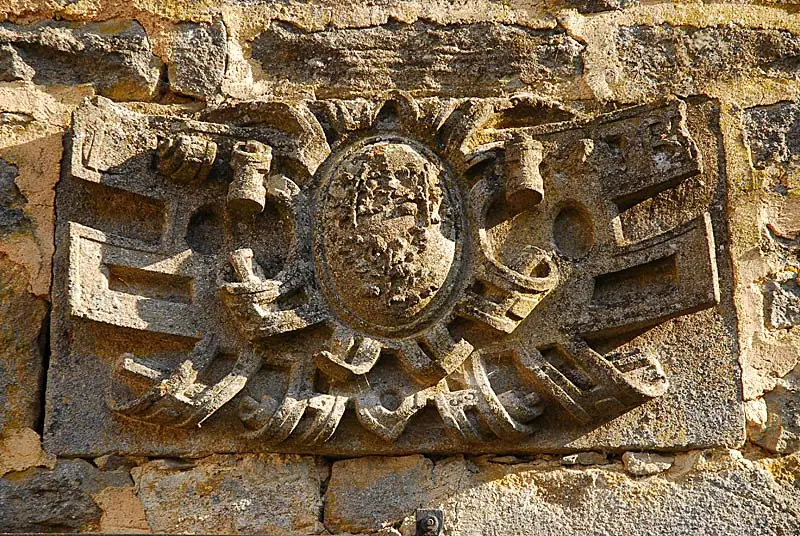 Linteaux du château de Cohons
