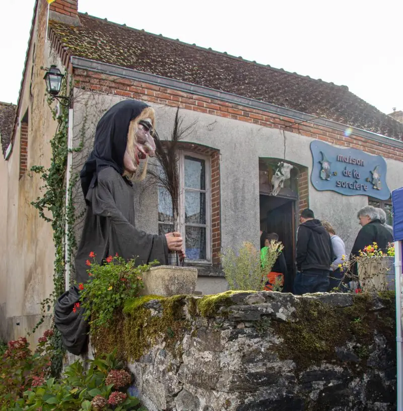 La fête de la sorcellerie à Bonnu